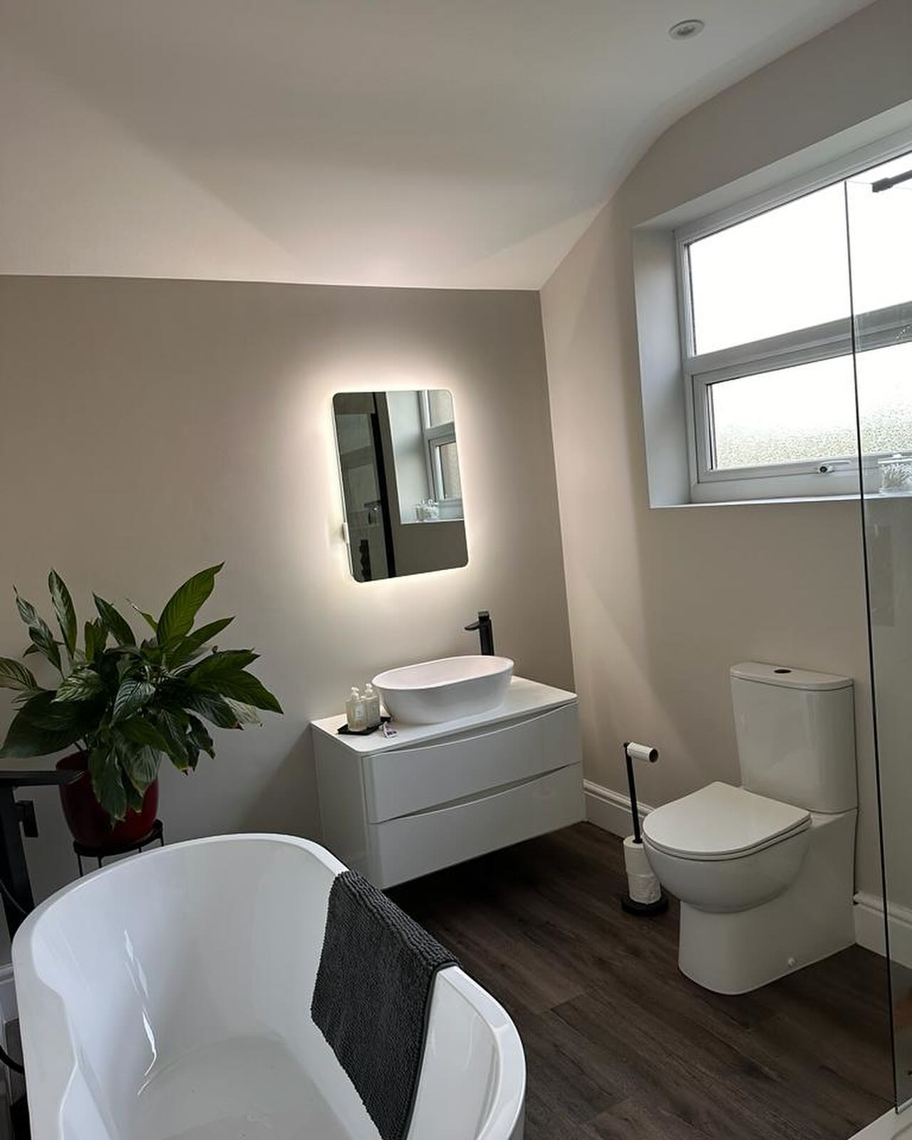 Stunning bathroom renovation by Peninsula Plumbers